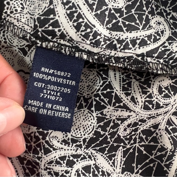 Max Edition Women’s Small Black Top with White Lace Detail Bell Sleeves EUC - Picture 6 of 7